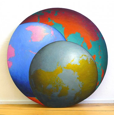 Zwei angeschnittene Erdsphären auf einer Ganzen, 2001-2005 | Oil on plywood | Ø 66 cm